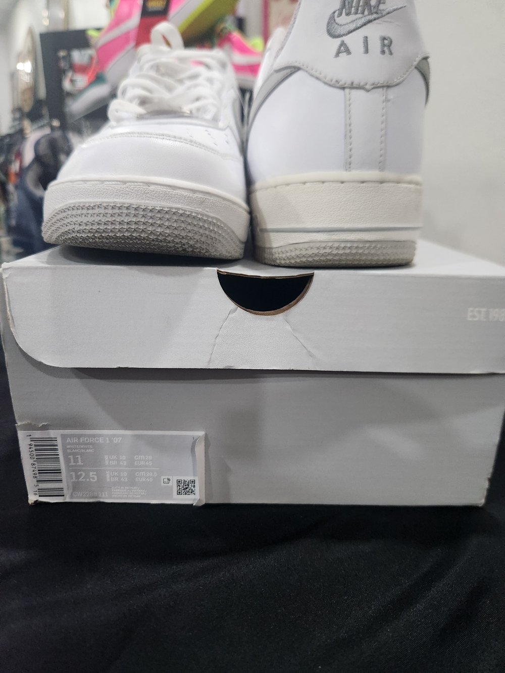 Nike Air Force 1 '07 Men's White Sneakers With Box